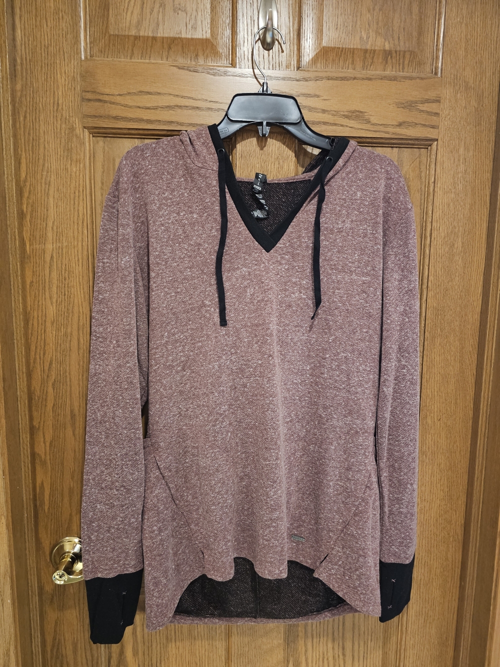 Zobha Heathered Maroon Pullover Hoodie with Black Trim